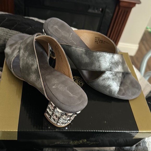 Joan Boyce Fancy Sandals NWOT - Picture 1 of 7